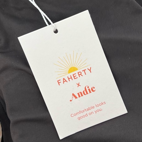 Andie Swim Faherty Women's The Maui Bikini Top Size XL Black Tropical Palm Print - Picture 8 of 9